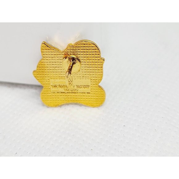 Ontario Floral Pin - Embrace the Beauty of Ontario with Our Exquisite Floral Pin - Picture 13 of 16